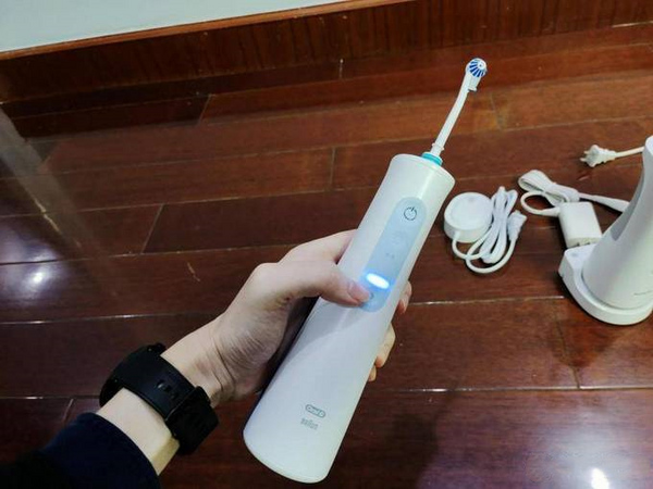 1617695967725001.jpg 槽点 欧乐B博朗冲牙器.jpg